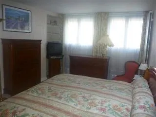Saint Denis Apartment *
